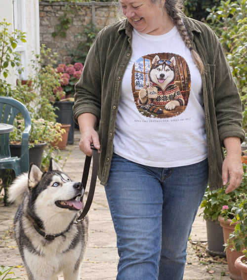 Après-Ski t-shirt worn by its owner, with their dog